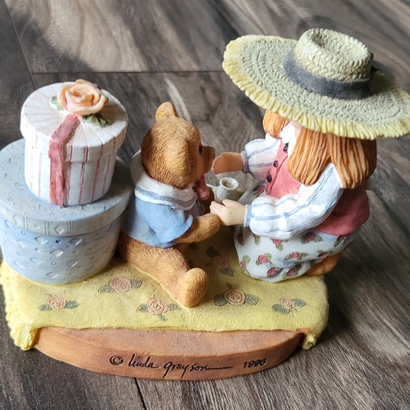 Linda Grayson 1996 tea party. - Picture 3 of 4